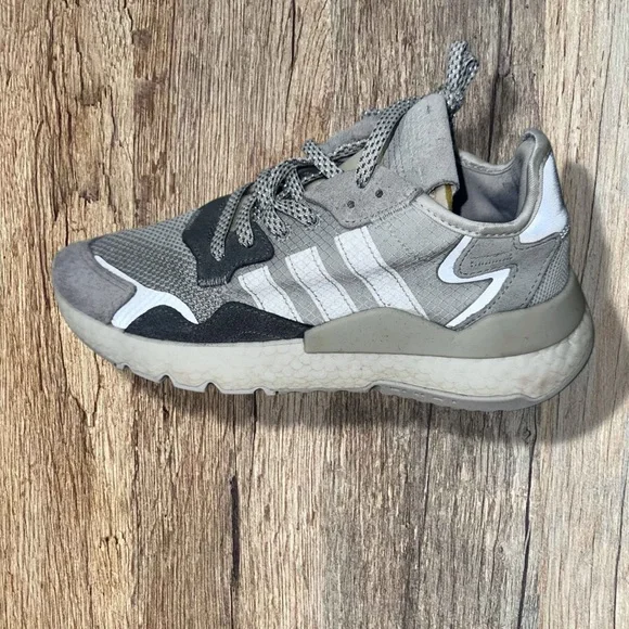 adidas nite jogger sneakers in gray - size 8 - Picture 2 of 13